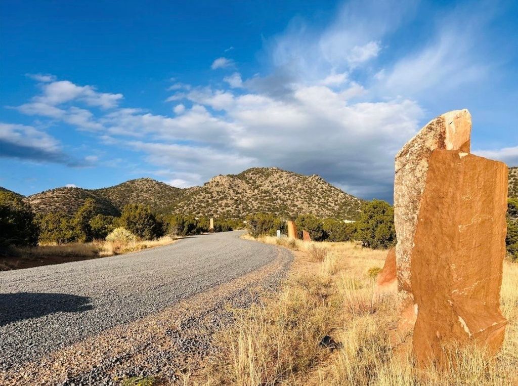 7 W Longview, Santa Fe, NM 87505