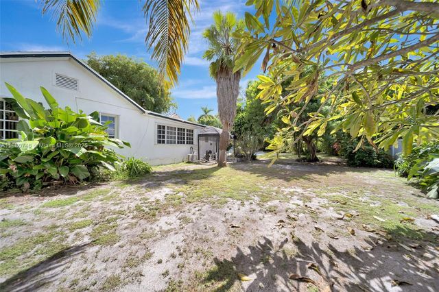 2442 Fillmore St, Hollywood, FL 33020