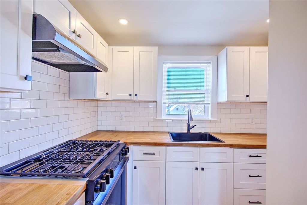 45 Gordon Street, Cranston, RI 02910