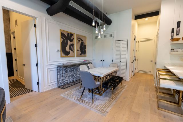 77 W Chestnut Street 3B, Chicago, IL 60610