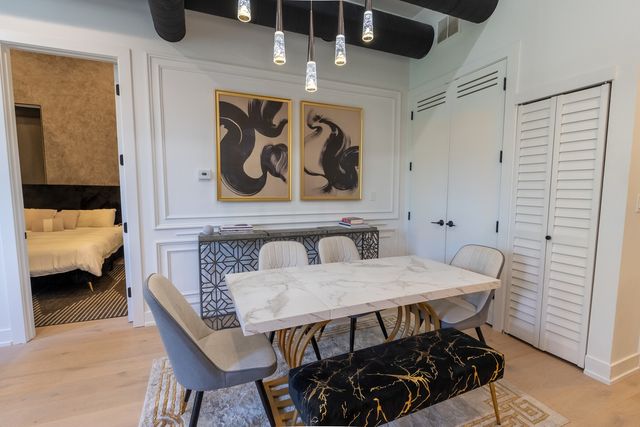 77 W Chestnut Street 3B, Chicago, IL 60610