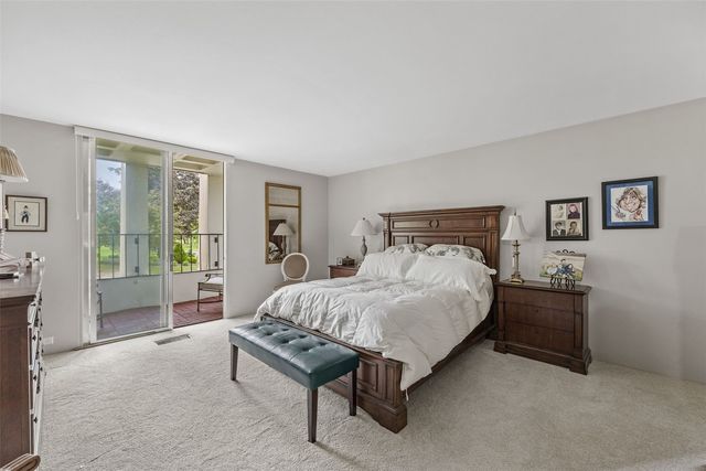 2222 1st Avenue NE 107, Cedar Rapids, IA 52402