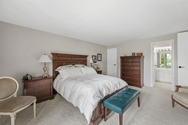 2222 1st Avenue NE 107, Cedar Rapids, IA 52402