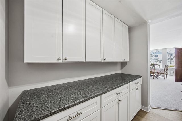 2222 1st Avenue NE 107, Cedar Rapids, IA 52402