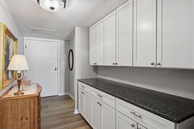 2222 1st Avenue NE 107, Cedar Rapids, IA 52402