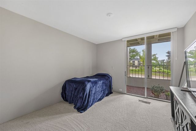 2222 1st Avenue NE 107, Cedar Rapids, IA 52402