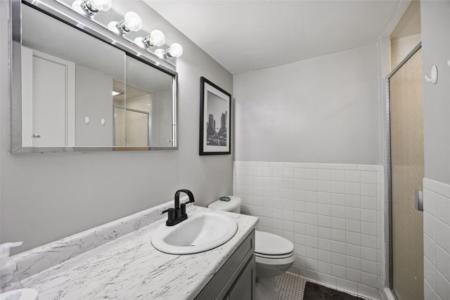 2222 1st Avenue NE 107, Cedar Rapids, IA 52402