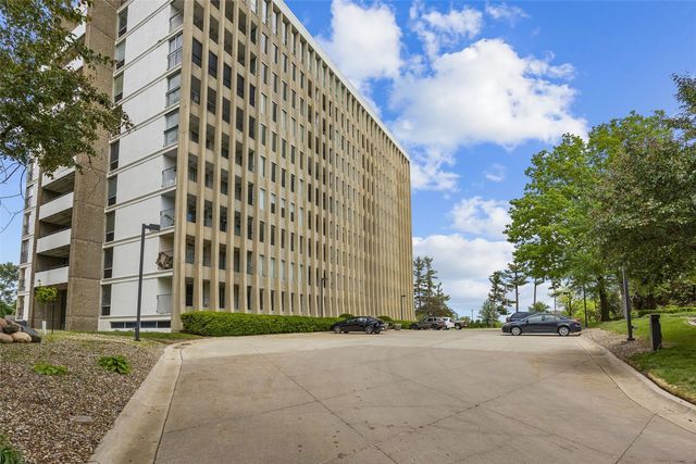 2222 1st Avenue NE 107, Cedar Rapids, IA 52402