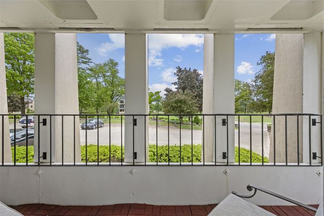 2222 1st Avenue NE 107, Cedar Rapids, IA 52402