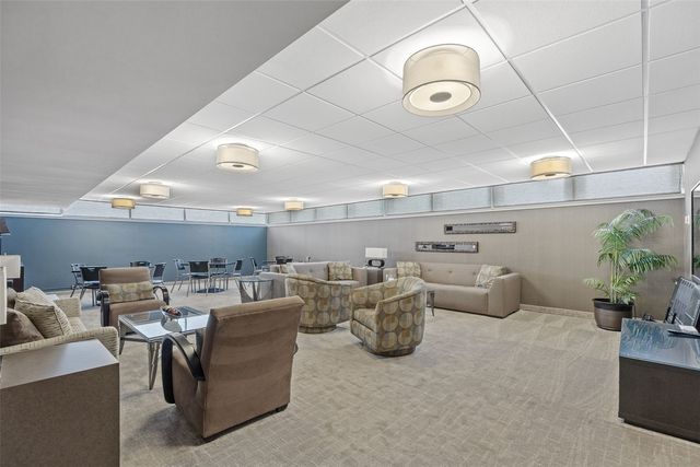 2222 1st Avenue NE 107, Cedar Rapids, IA 52402