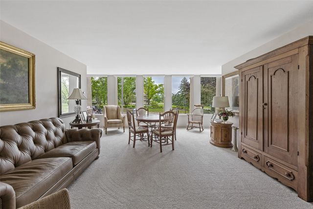 2222 1st Avenue NE 107, Cedar Rapids, IA 52402