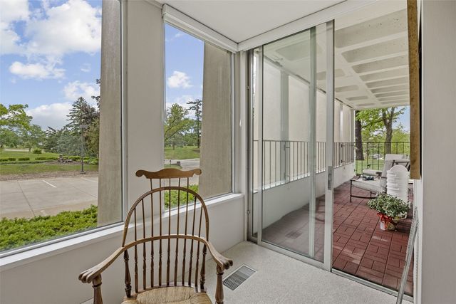 2222 1st Avenue NE 107, Cedar Rapids, IA 52402