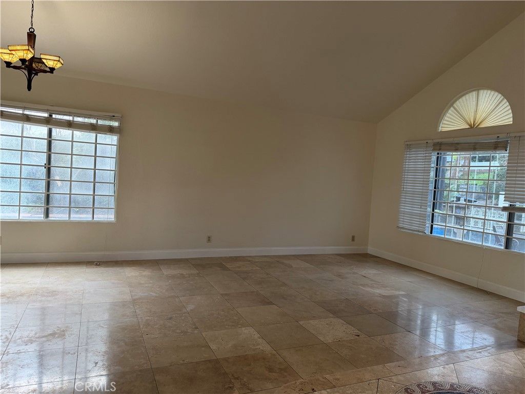 2421 Mangular, Corona, CA 92882