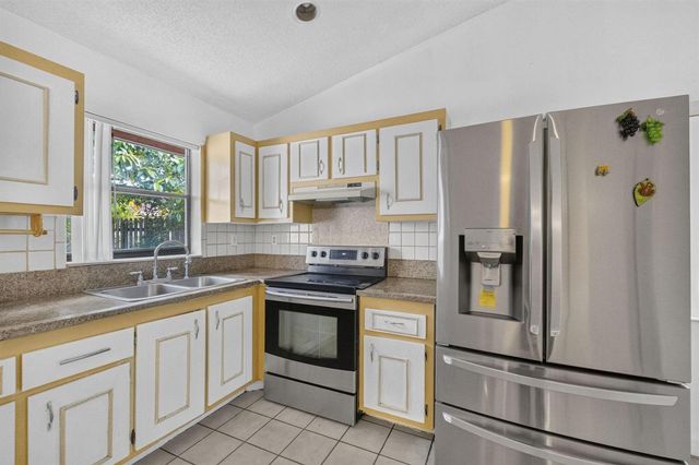 7513 SW 7TH Street, North Lauderdale, FL 33068