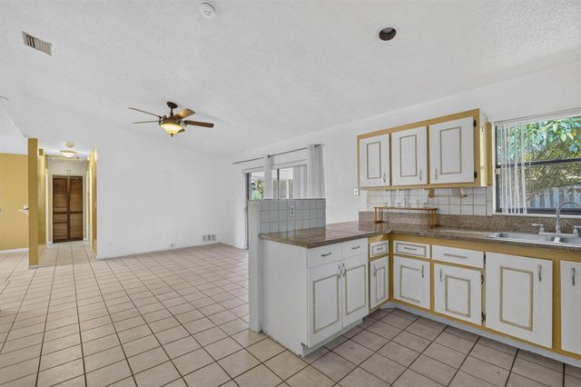 7513 SW 7TH Street, North Lauderdale, FL 33068