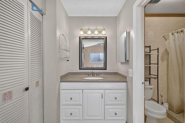 7513 SW 7TH Street, North Lauderdale, FL 33068