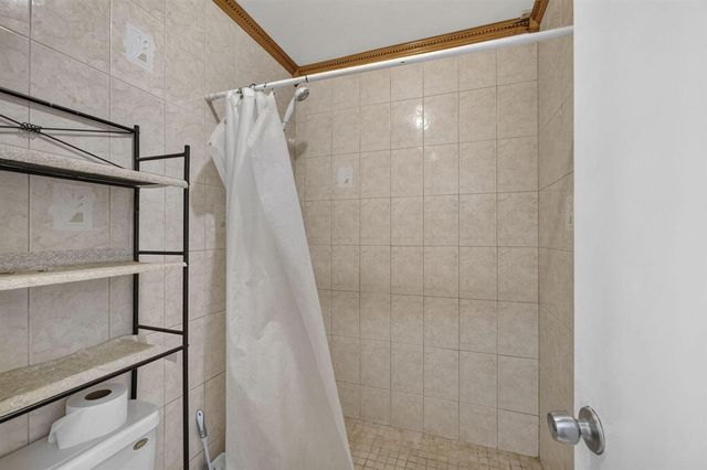 7513 SW 7TH Street, North Lauderdale, FL 33068