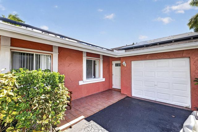 7513 SW 7TH Street, North Lauderdale, FL 33068