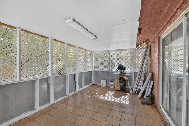 7513 SW 7TH Street, North Lauderdale, FL 33068