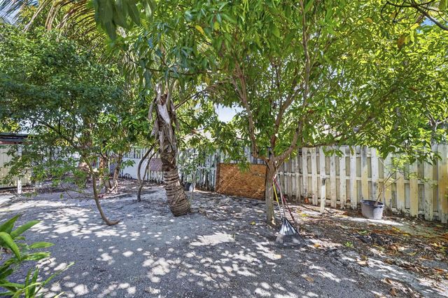 7513 SW 7TH Street, North Lauderdale, FL 33068