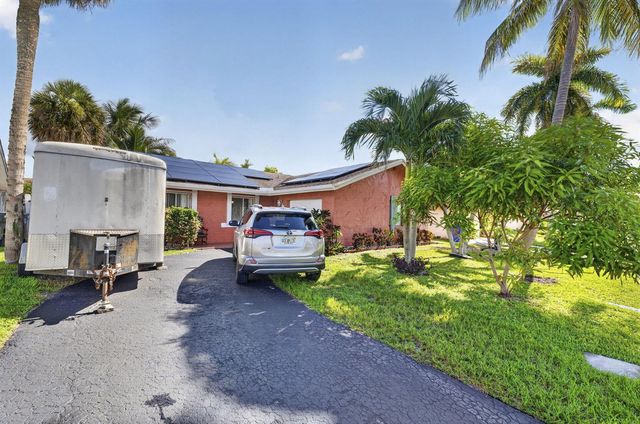 7513 SW 7TH Street, North Lauderdale, FL 33068