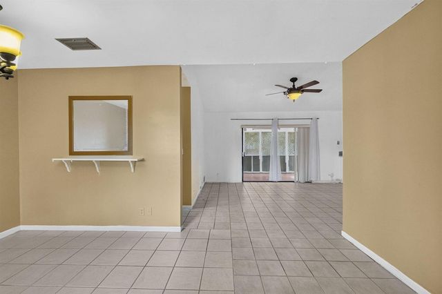 7513 SW 7TH Street, North Lauderdale, FL 33068