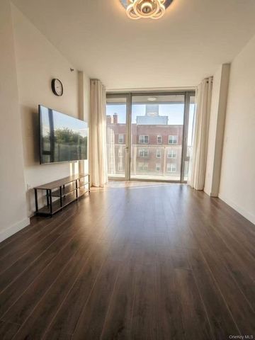 144-27 Sanford Avenue 6O, Flushing, NY 11355