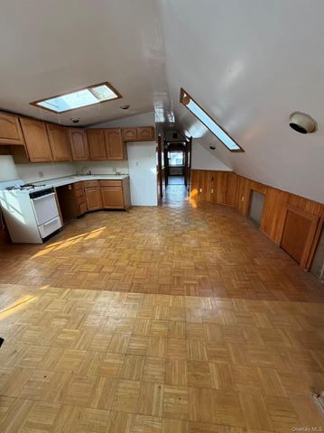 1580 Castleton Avenue, Staten Island, NY 10302