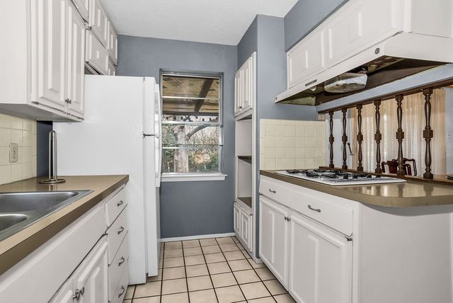 2909 David Lane, Arlington, TX 76013