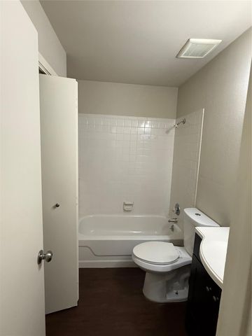17202 Imperial Valley Drive 1, Houston, TX 77060