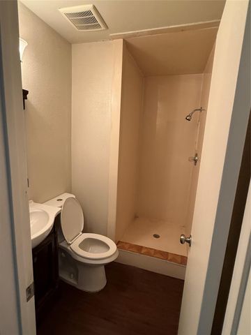 17202 Imperial Valley Drive 1, Houston, TX 77060