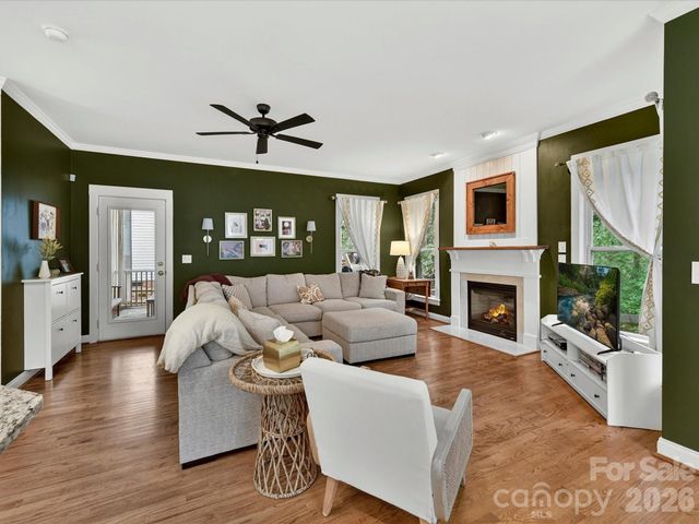 7553 Thorn Creek Lane, Tega Cay, SC 29708