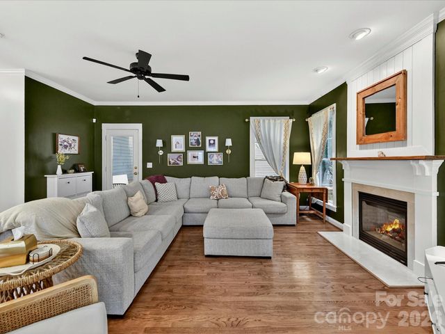 7553 Thorn Creek Lane, Tega Cay, SC 29708