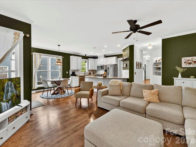 7553 Thorn Creek Lane, Tega Cay, SC 29708