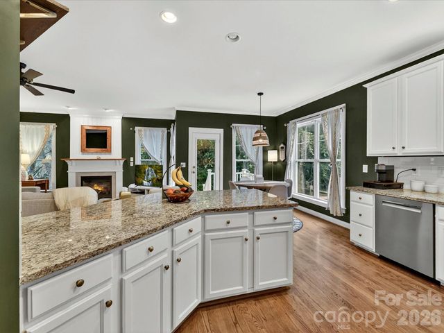 7553 Thorn Creek Lane, Tega Cay, SC 29708