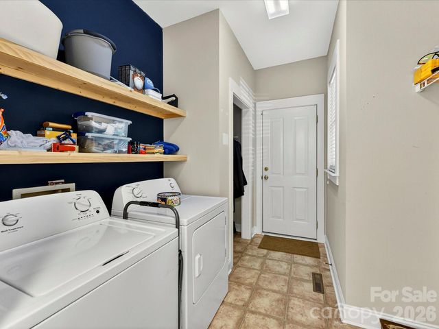 7553 Thorn Creek Lane, Tega Cay, SC 29708