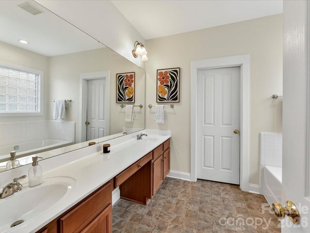 7553 Thorn Creek Lane, Tega Cay, SC 29708