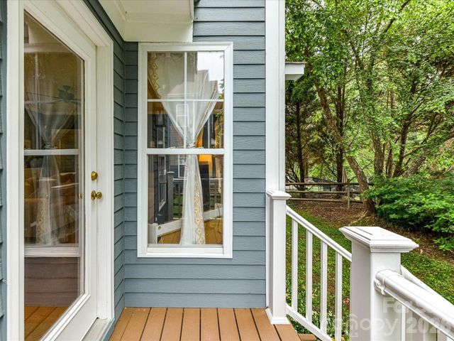 7553 Thorn Creek Lane, Tega Cay, SC 29708