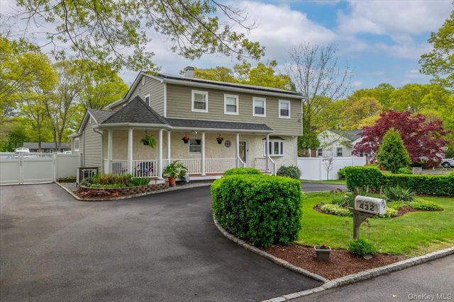 432 Puritan Drive, Shirley, NY 11967