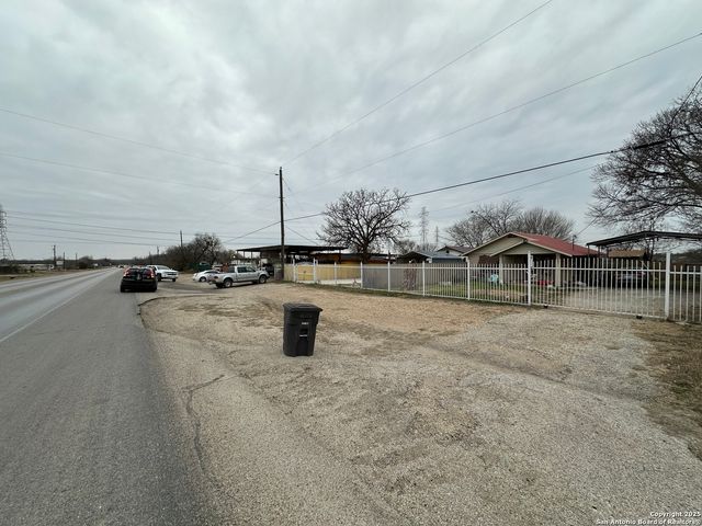 13495 Somerset, Von Ormy, TX 78073