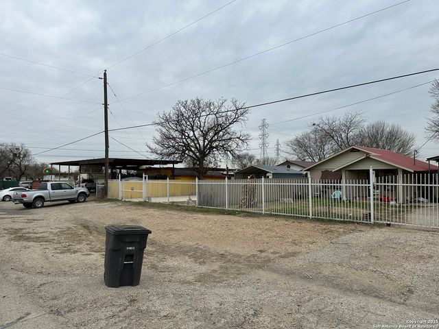 13495 Somerset, Von Ormy, TX 78073