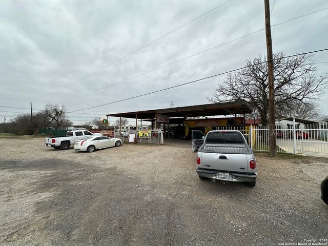 13495 Somerset, Von Ormy, TX 78073