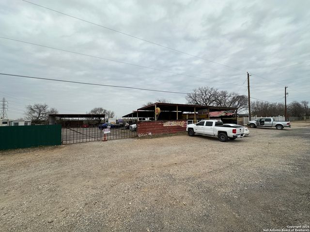 13495 Somerset, Von Ormy, TX 78073