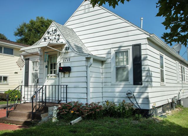 1711 Bertch Avenue, Waterloo, IA 50702