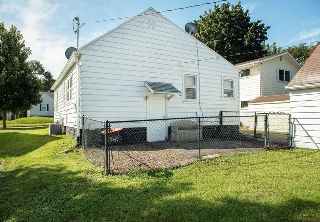 1711 Bertch Avenue, Waterloo, IA 50702