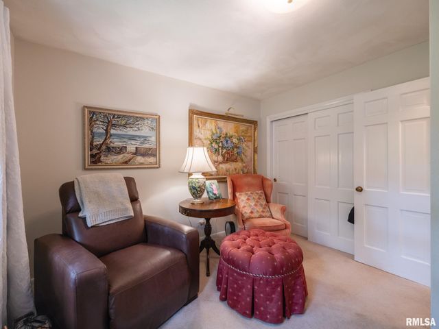 2902 W KINGSTON Court, Peoria, IL 61604