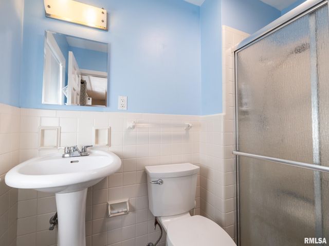 2902 W KINGSTON Court, Peoria, IL 61604