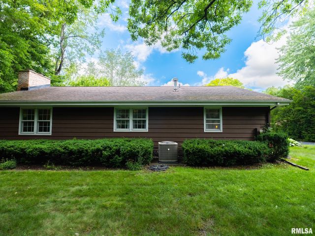 2902 W KINGSTON Court, Peoria, IL 61604