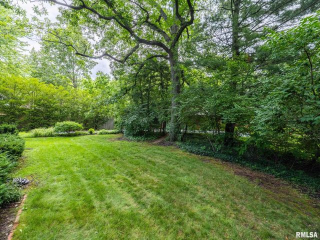 2902 W KINGSTON Court, Peoria, IL 61604