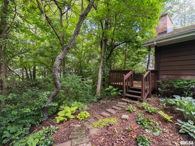 2902 W KINGSTON Court, Peoria, IL 61604